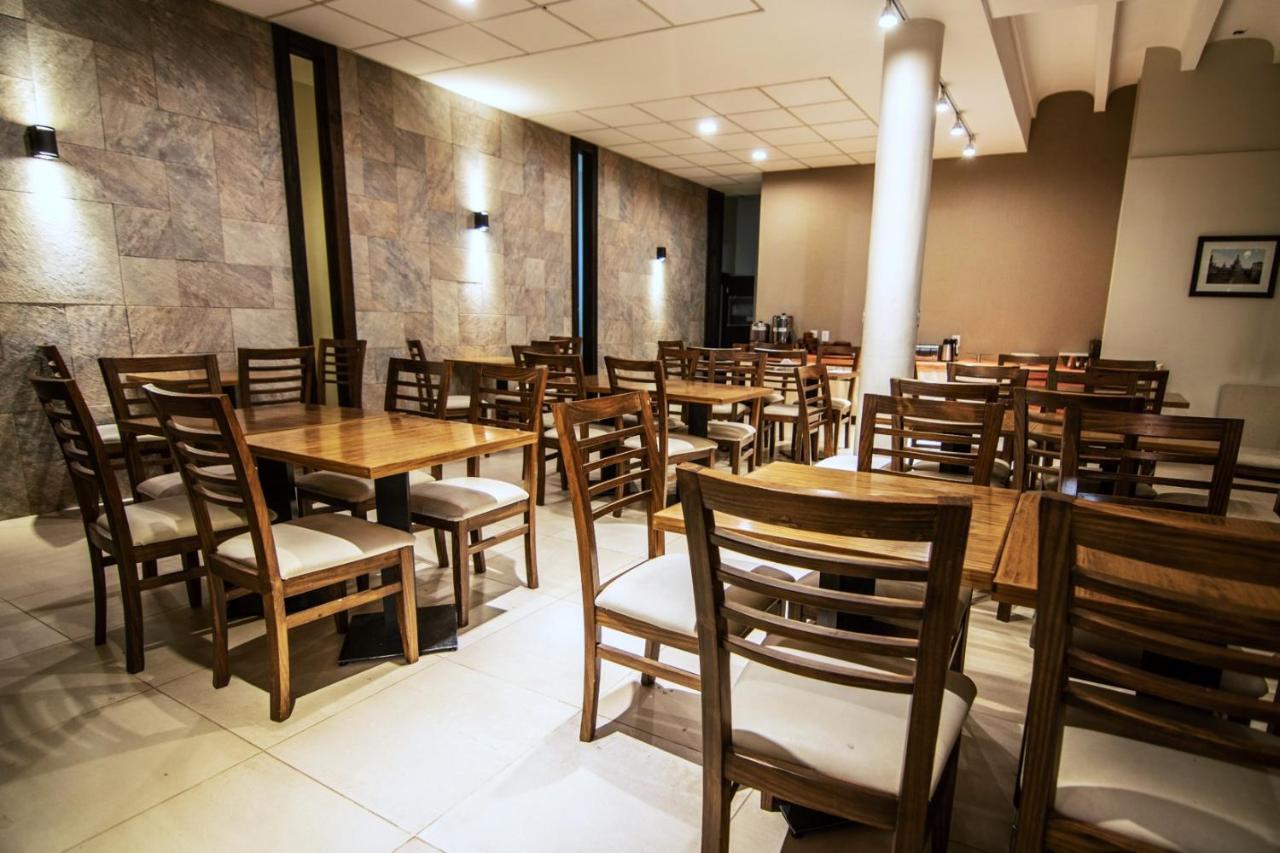 Hotel Los Condores 우스파야타 외부 사진